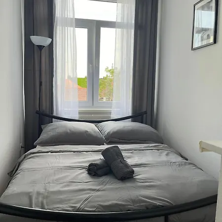 1st Plaza Apartment *