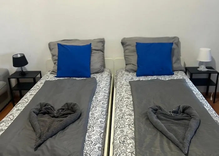 Blue Plaza アパート *